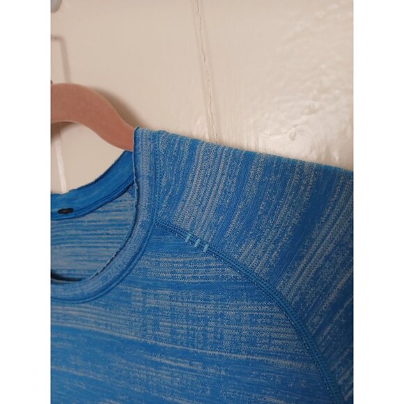 Lululemon Metal Vent Tech 2.0 Shirt Mens M Baltic Blue White Ombre Short Sleeve - Picture 7 of 12